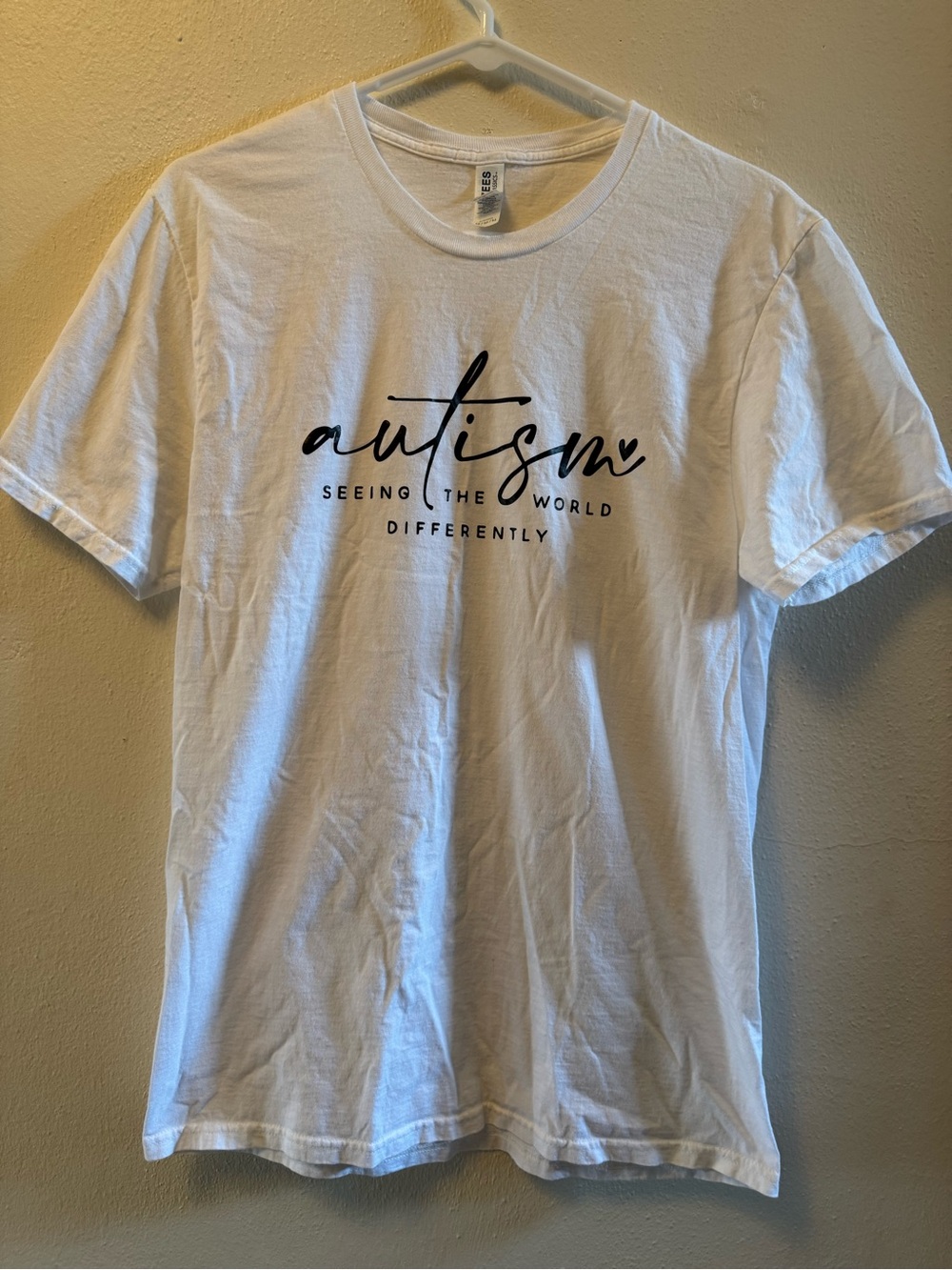 White Autism Awareness Graphic Tee Shirt Seeing The World Differently Size M